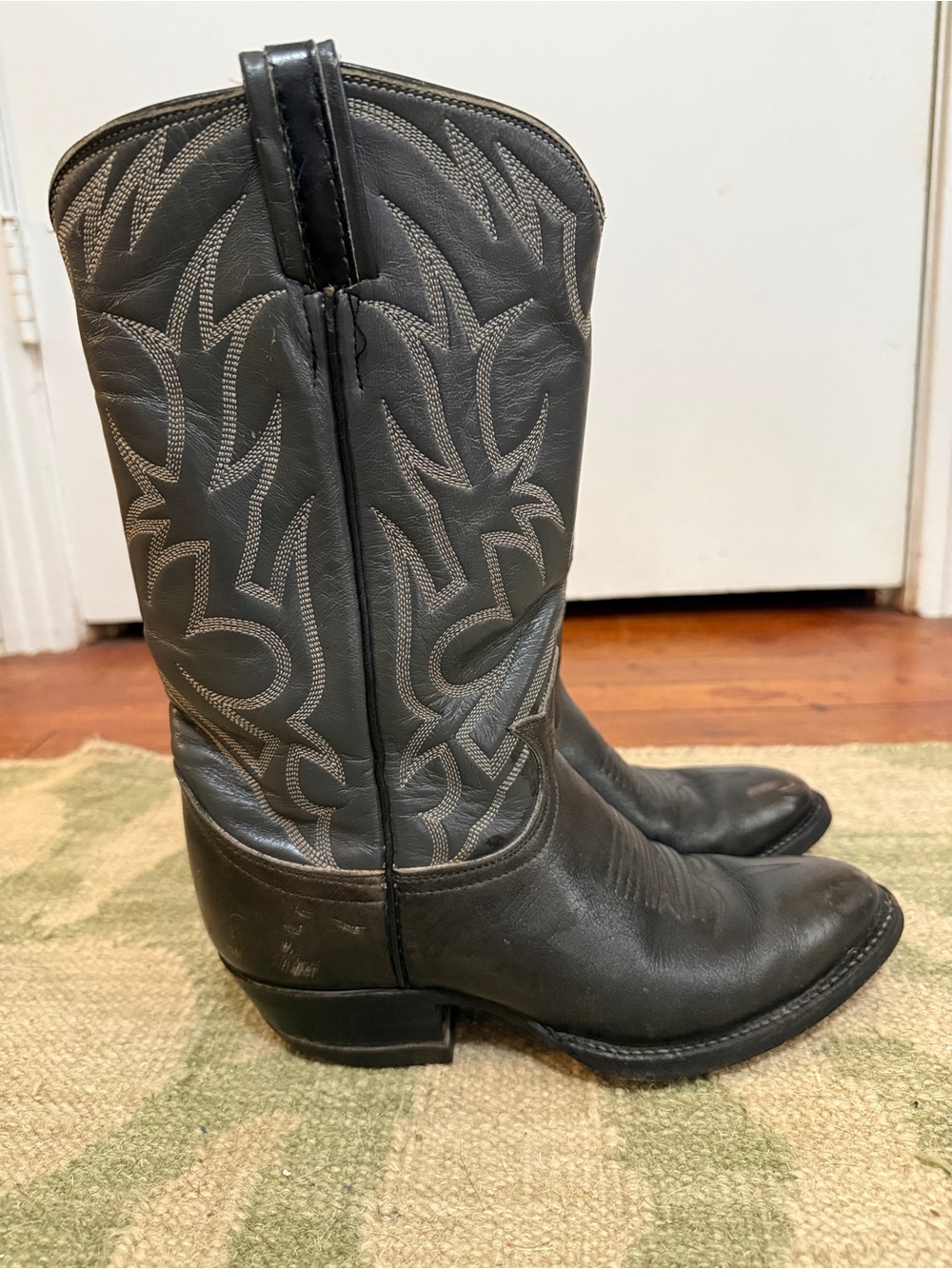 VNTG Tony Lama Black Leather Lace-Up Western Boots with Contrast Stitching